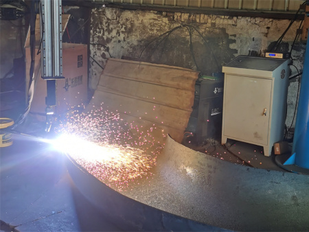 對(duì)焊彎頭載片設(shè)備